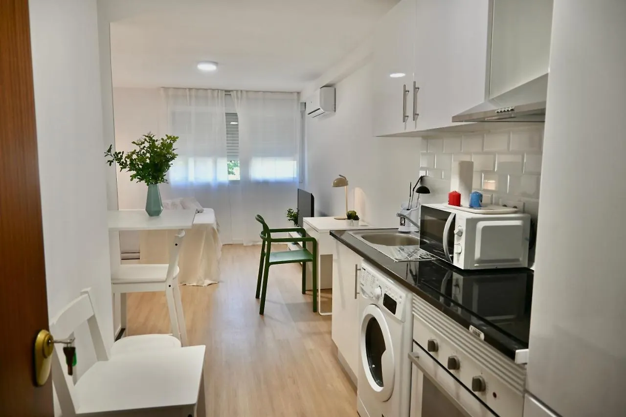 For You Rentals Coqueto Y Amplio Studio Temporal En El Barrio Quintana Ale141º Madrid Apartment