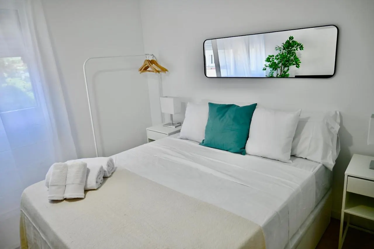 For You Rentals Coqueto Y Amplio Studio Temporal En El Barrio Quintana Ale141º Madrid Apartment