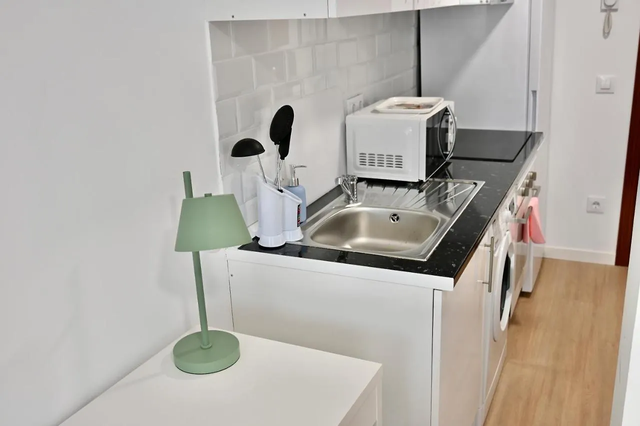 For You Rentals Coqueto Y Amplio Studio Temporal En El Barrio Quintana Ale141º Madrid Spain