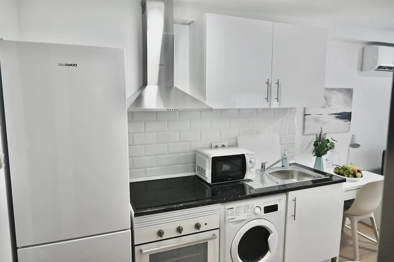 Apartment For You Rentals Coqueto Y Amplio Studio Temporal En El Barrio Quintana Ale141º Madrid