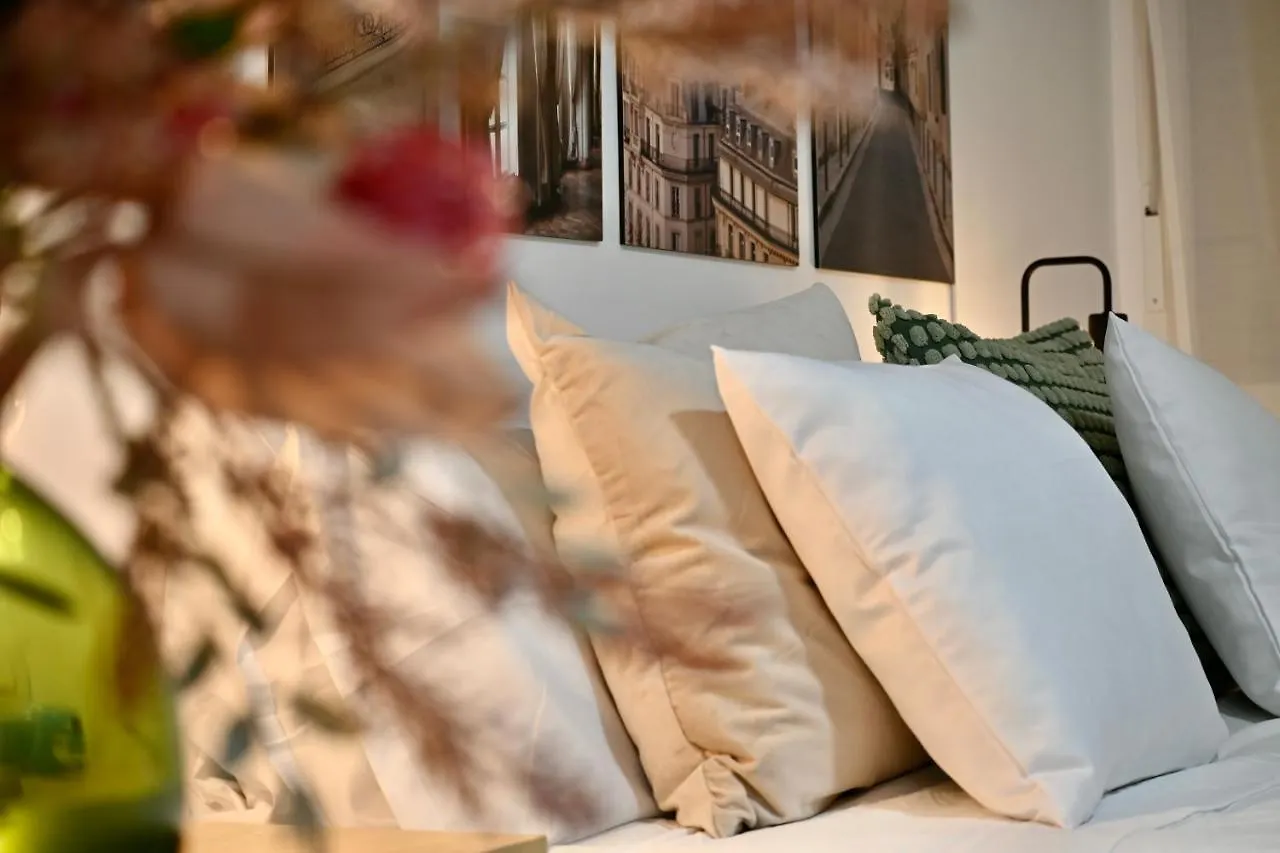 Apartment For You Rentals Coqueto Y Amplio Studio Temporal En El Barrio Quintana Ale141º Madrid