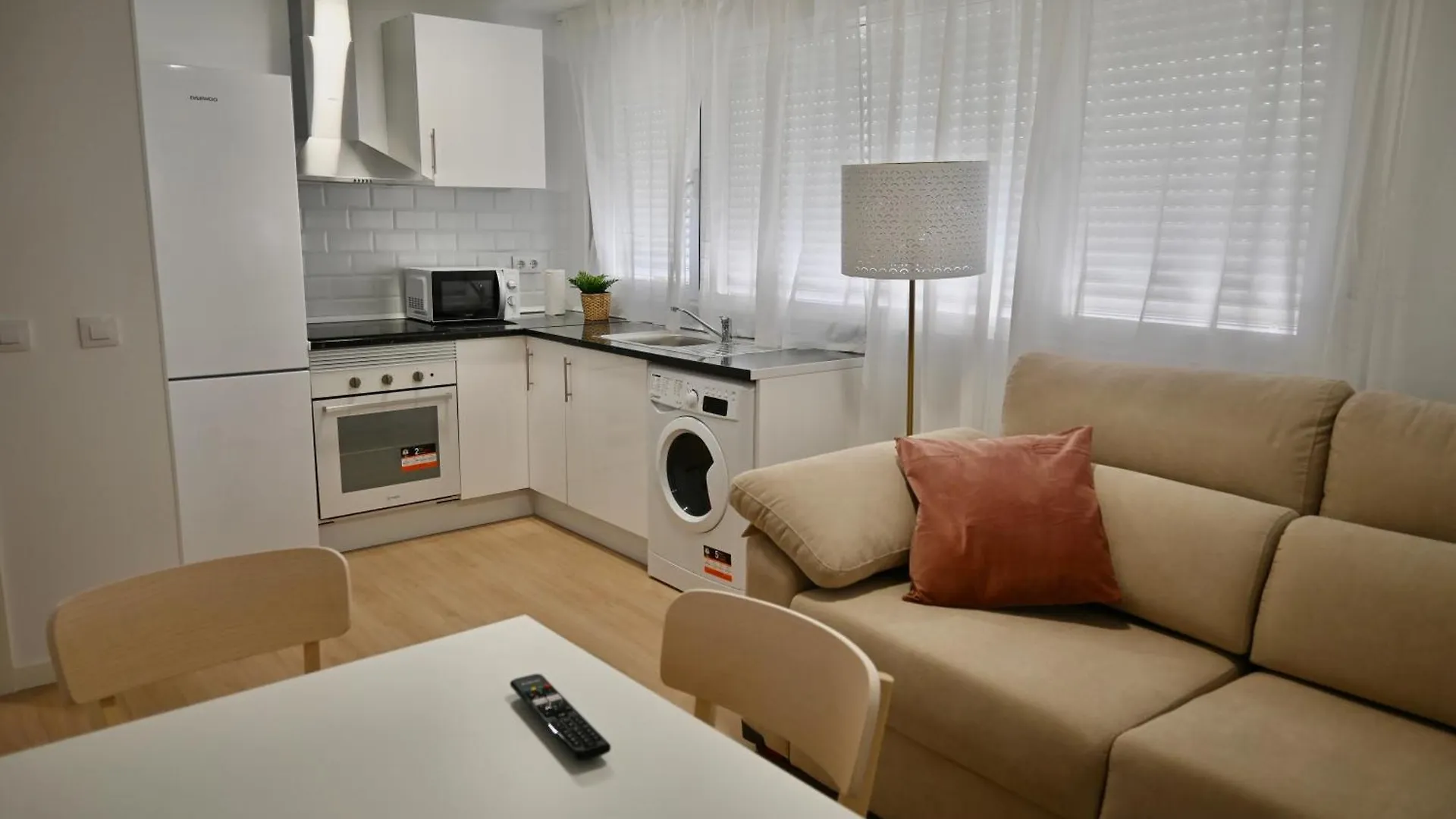 Apartment For You Rentals Coqueto Y Amplio Studio Temporal En El Barrio Quintana Ale141º Madrid Spain