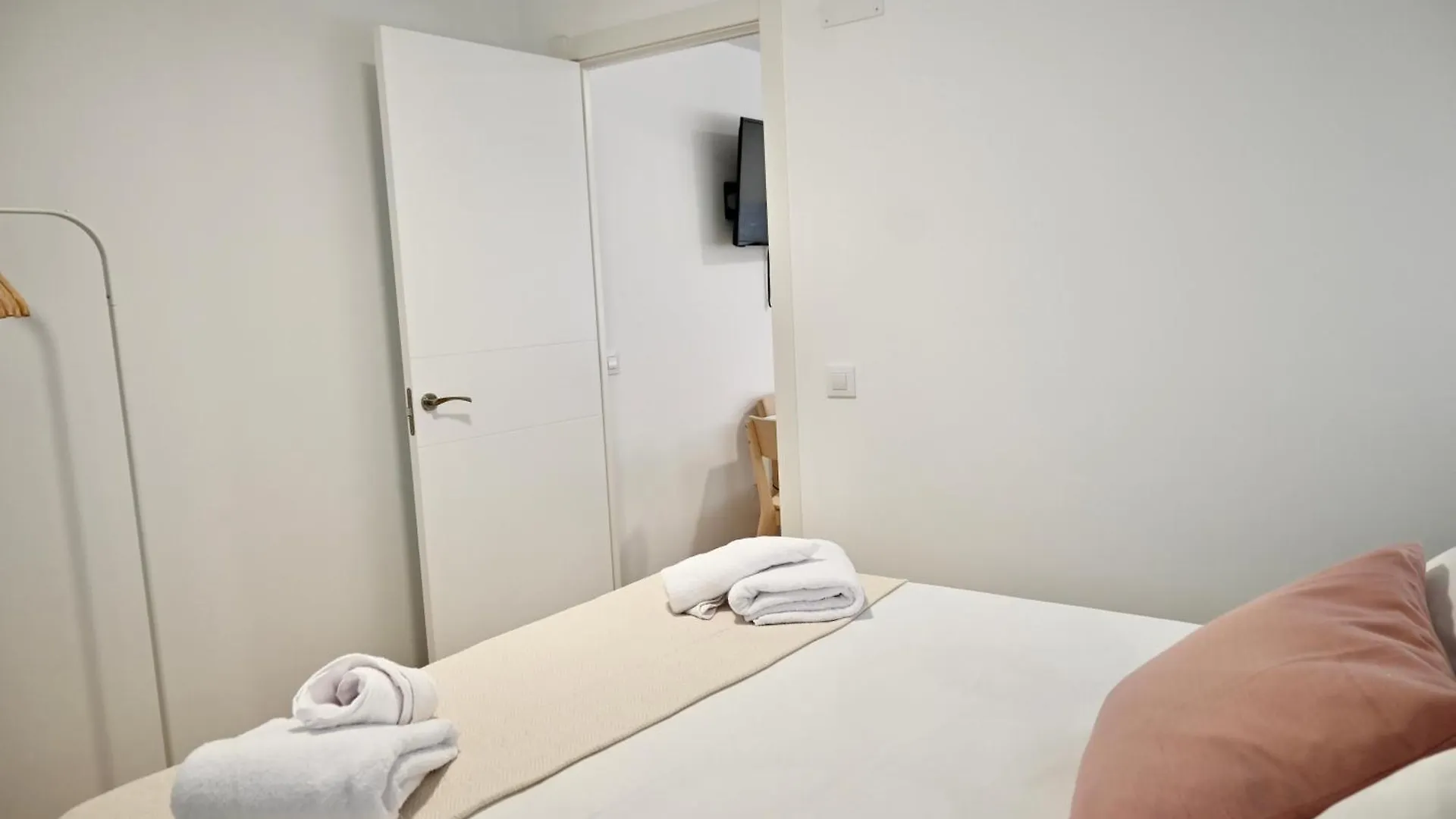 Apartment For You Rentals Coqueto Y Amplio Studio Temporal En El Barrio Quintana Ale141º Madrid