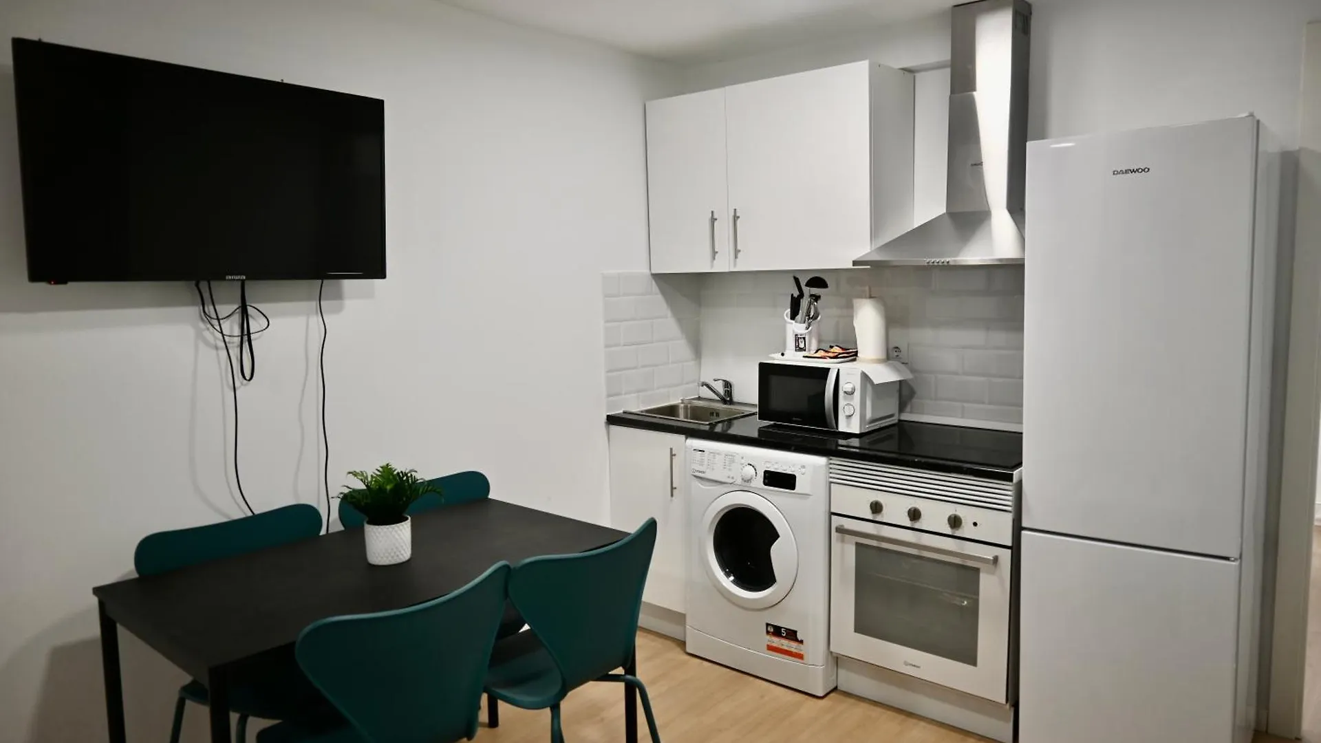 Apartment For You Rentals Coqueto Y Amplio Studio Temporal En El Barrio Quintana Ale141º Madrid