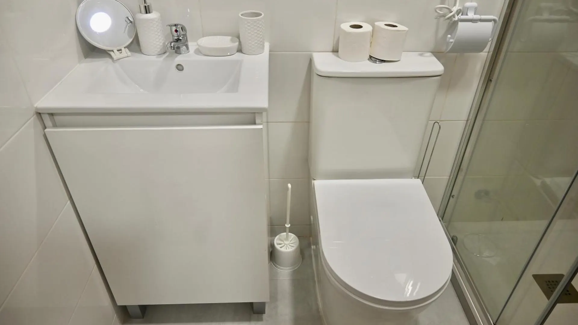 For You Rentals Coqueto Y Amplio Studio Temporal En El Barrio Quintana Ale141º Madrid Apartment